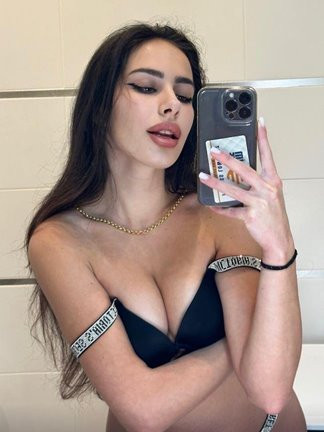 Image of squirt party Amelia