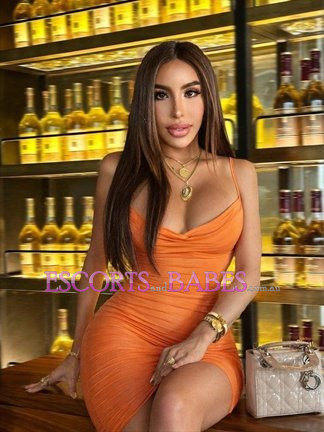 Image of TOP  TS Tiffany  hourglass bombshell dominatrice