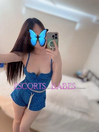 Image of 22 yo size 6 Vietnamese babe just arrived