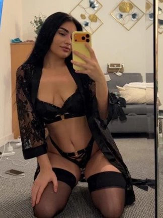 Image of Hot Mia