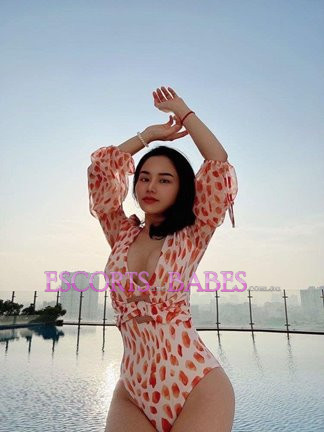 Image of MINA I  New girl
