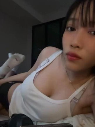 Image of Lucy Escort Babyy