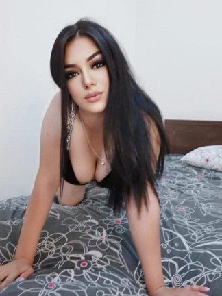 Image of PSECIMGFENATParty Blazing red lips DIANA  NEW GIRL