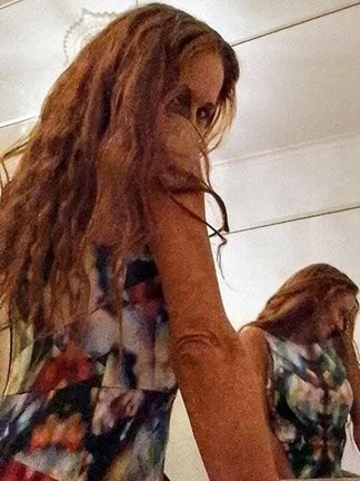 Image of Aussie redhead Rubyrae